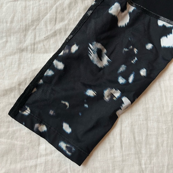 Varley Cheetah Print Capris Leggings - Picture 7 of 10